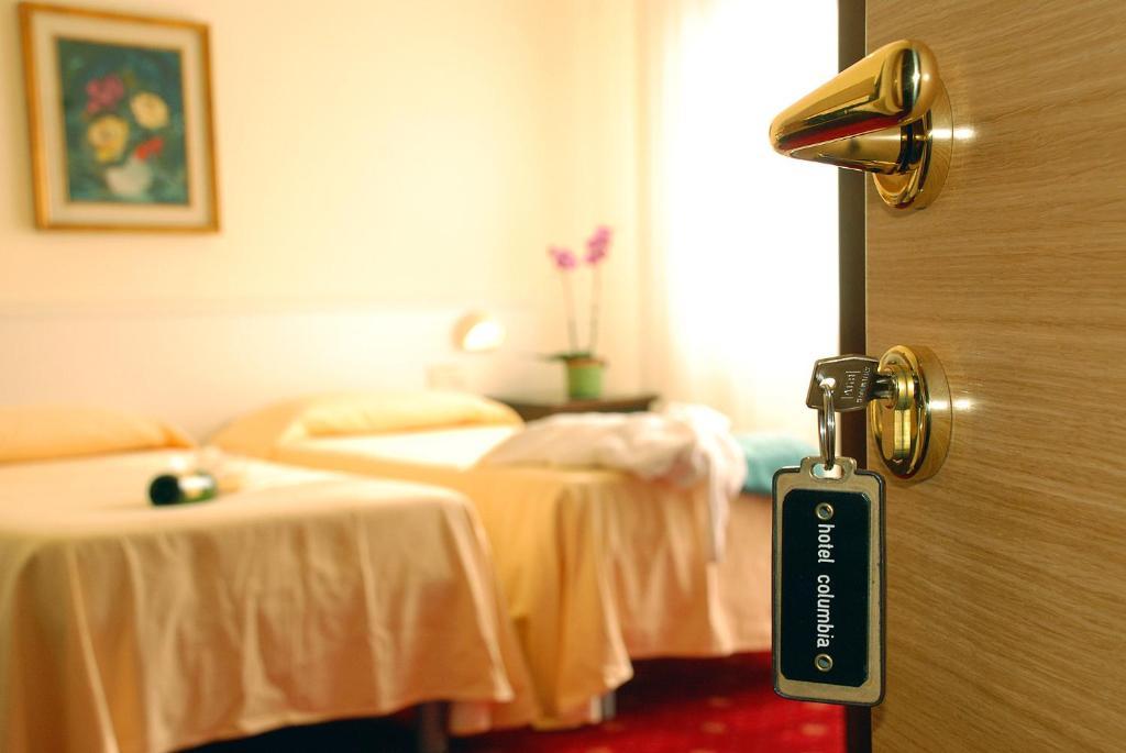 Hotel Columbia Terme อาบาโนแตร์เม ภายนอก รูปภาพ