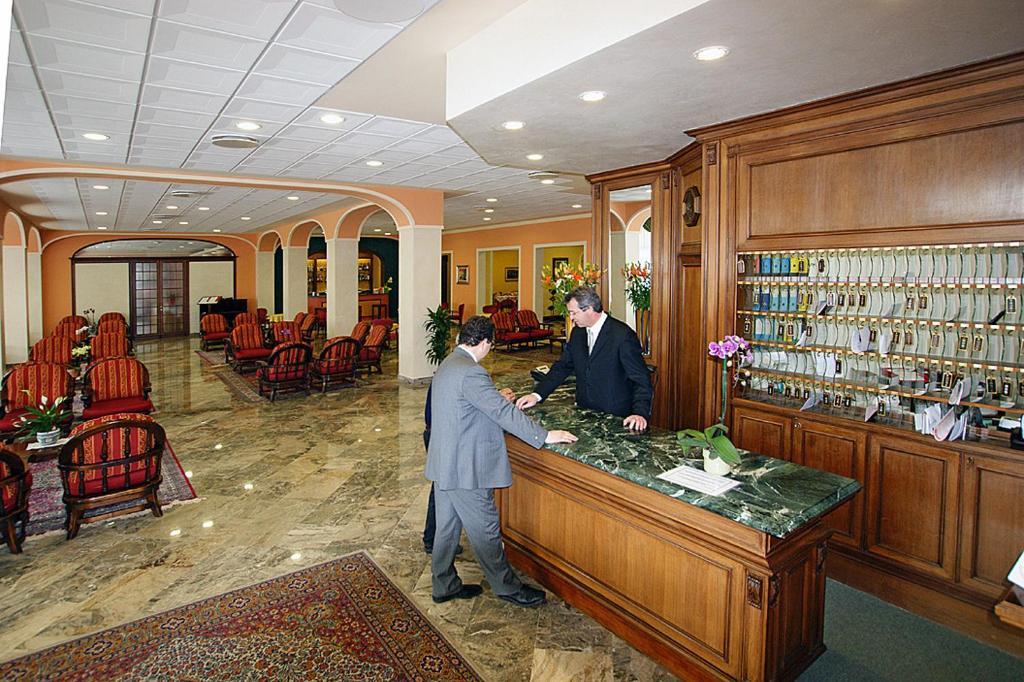 Hotel Columbia Terme อาบาโนแตร์เม ภายนอก รูปภาพ