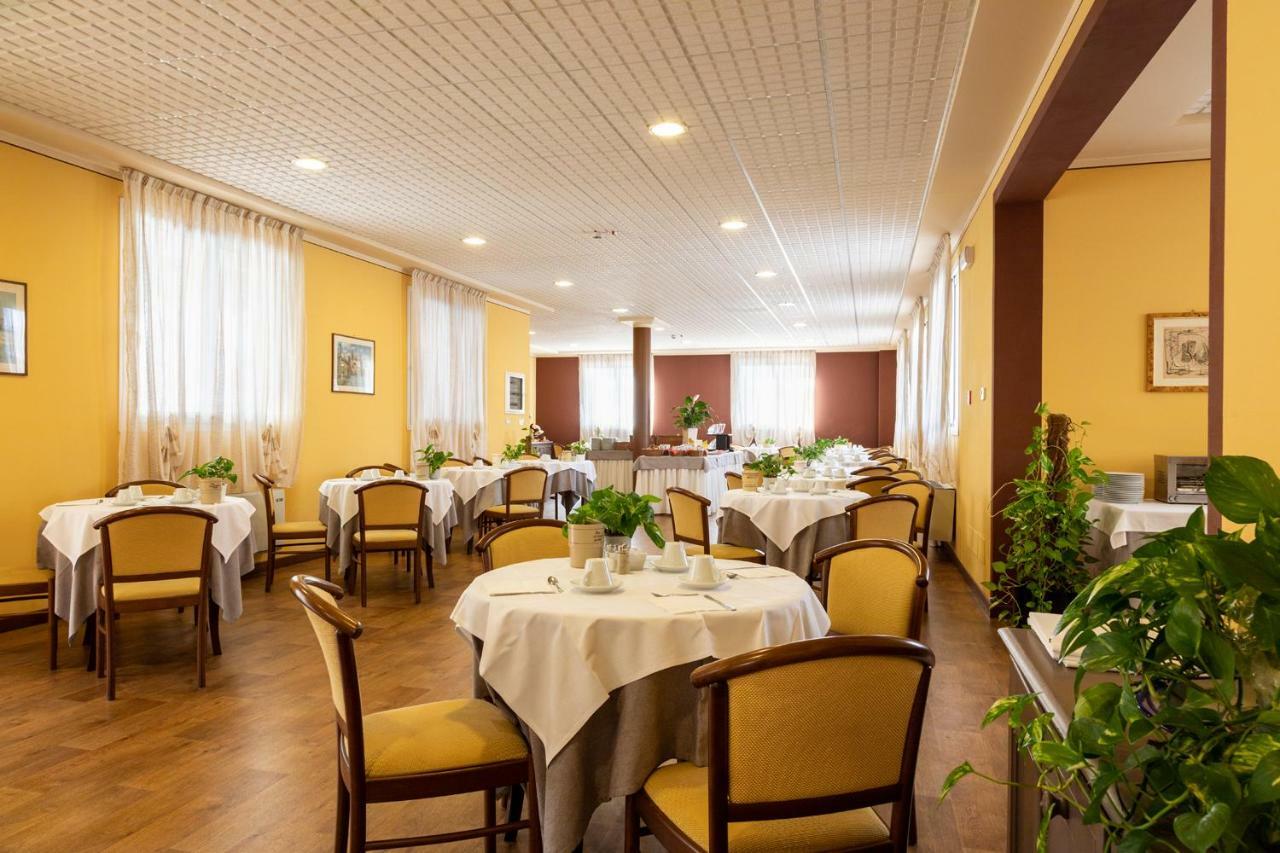Hotel Columbia Terme อาบาโนแตร์เม ภายนอก รูปภาพ